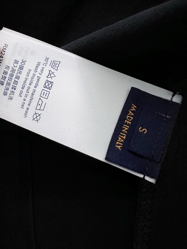 ブランドTシャツ着用イメージ